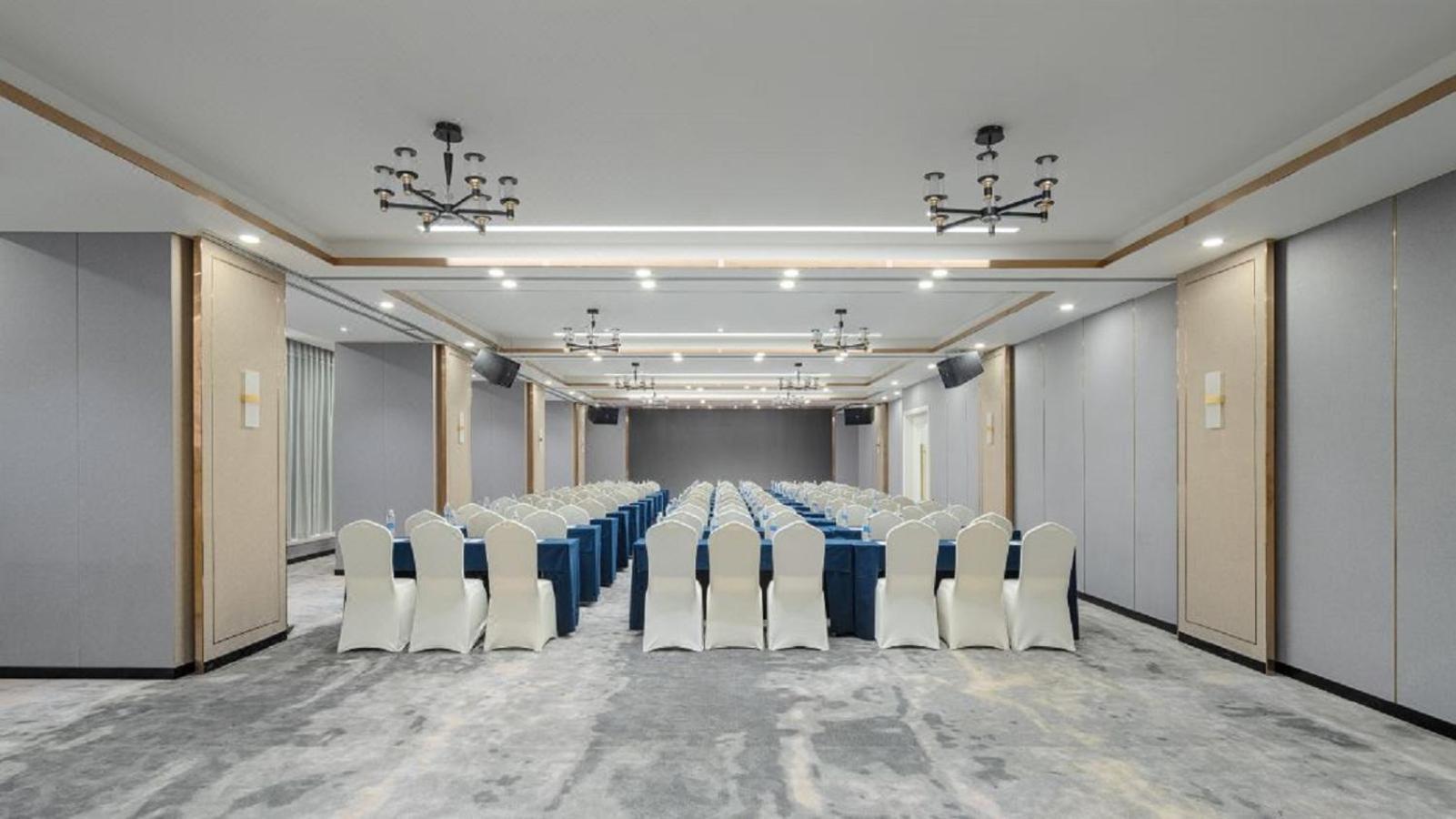 Fairfield By Marriott Xi'an North Station Hotel