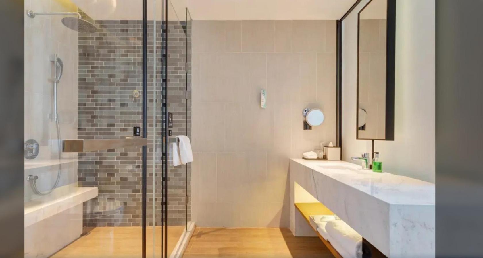 Fairfield By Marriott Xi'an North Station 5*